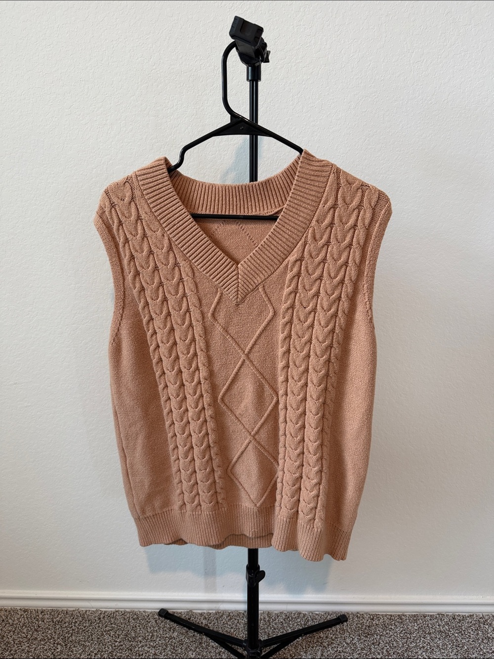🌿 Cable Knit V-Neck Sweater Vest - Tan